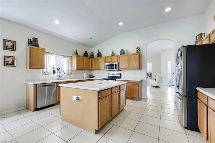 2010 Fairmont Ln, Naples, Florida 34120