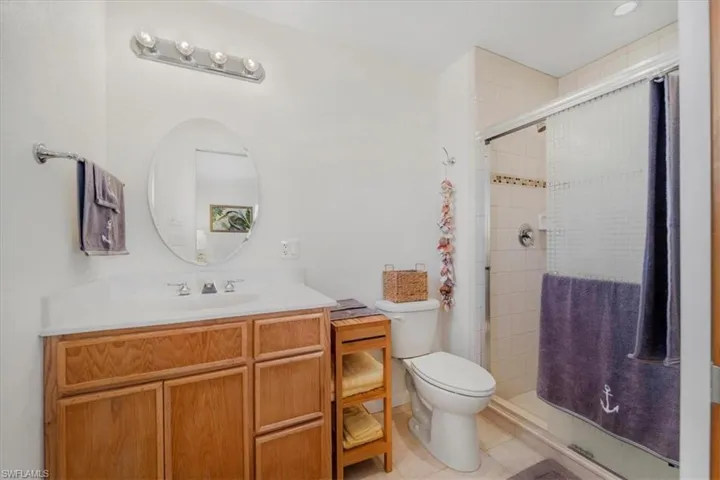 Private guest bath