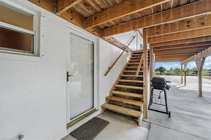 Stairway access to upper viewing deck