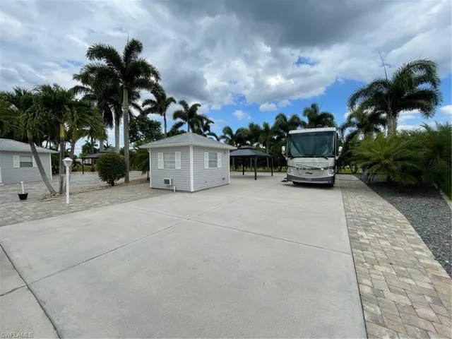 View of side of home