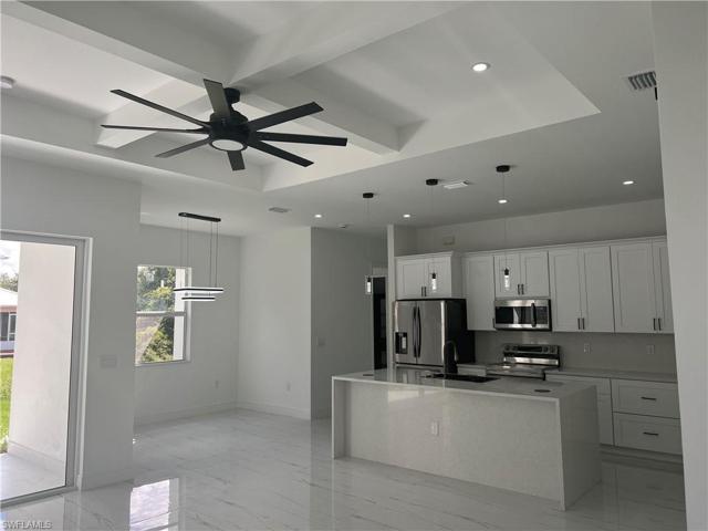 313 LLoyd AVE, LEHIGH ACRES FL 33974