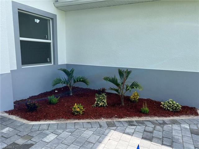 313 LLoyd AVE, LEHIGH ACRES FL 33974