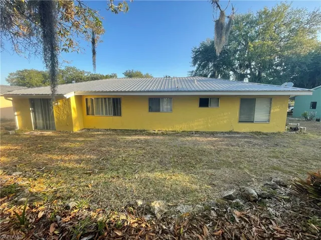 4038  Rainbow  CIR, Labelle, FL 33935