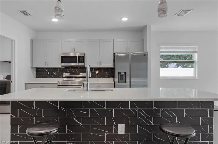 Huge Island Breakfast Bar