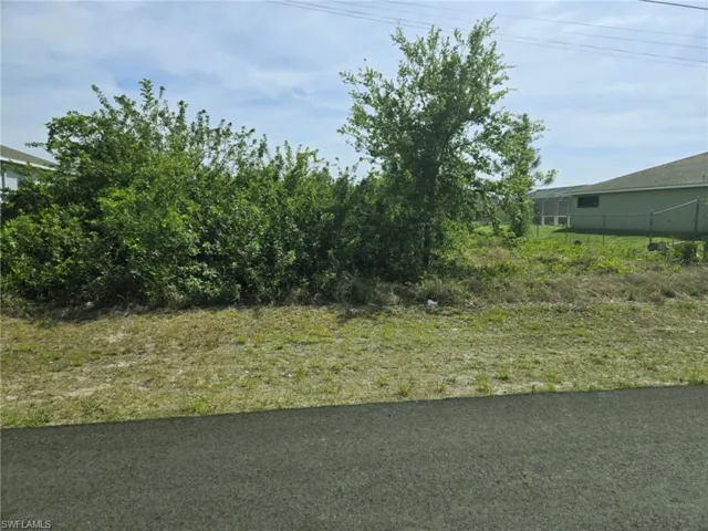 2611  2nd SW ST, Lehigh Acres, FL 33976
