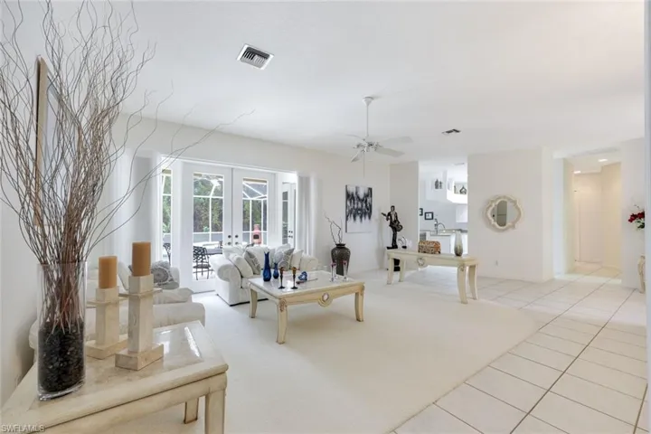 2079  Imperial  CIR, Naples, FL 34110