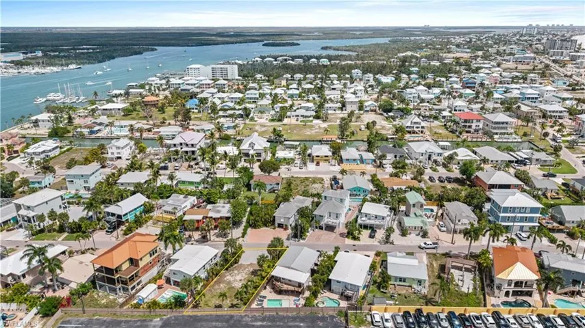 205 Miramar St, Fort Myers Beach, Florida 33931