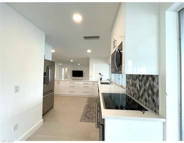 1772 Inlet, North Fort Myers, Florida 33903