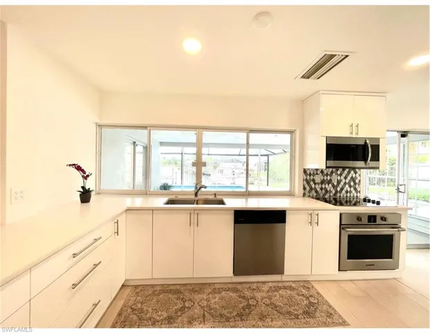 1772 Inlet, North Fort Myers, Florida 33903