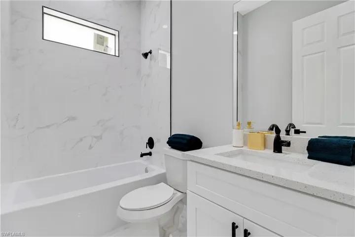 115 Nw 7th St, Cape Coral Fl 33993