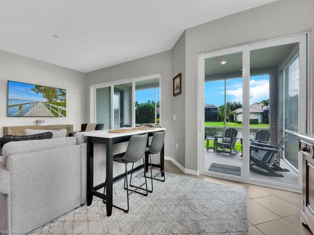 Breakfast Nook w/ Entry To Lanai