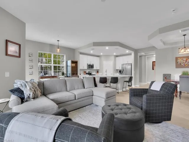 Open Floor Plan w/ Split Bedroom Layout