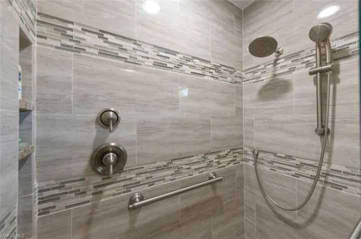605 Se 35th Ter, Cape Coral Fl 33904