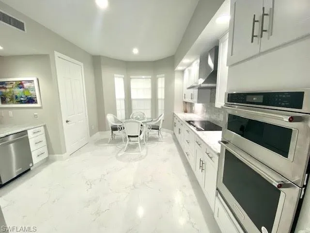 330 Grove CT, Naples, FL 34110,224083450