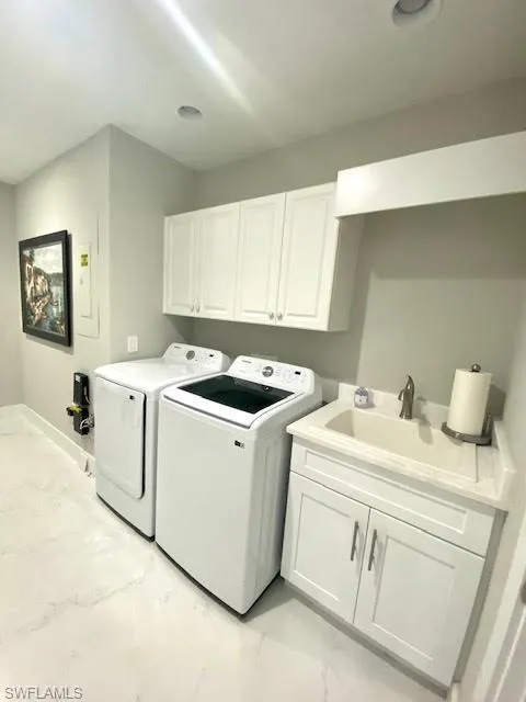 330 Grove CT, Naples, FL 34110,224083450