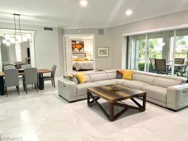 330 Grove CT, Naples, FL 34110,224083450