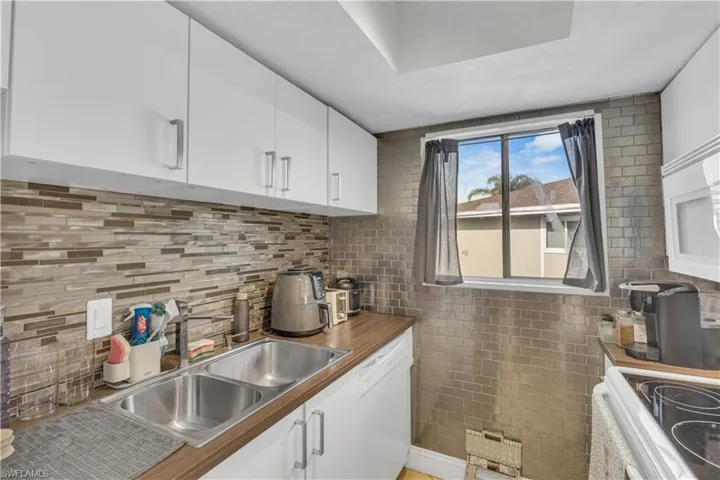 3284 Royal Canadian Trce 4, Fort Myers, Florida 33907