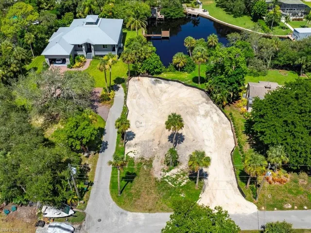 Aerial view of property and surrounding area