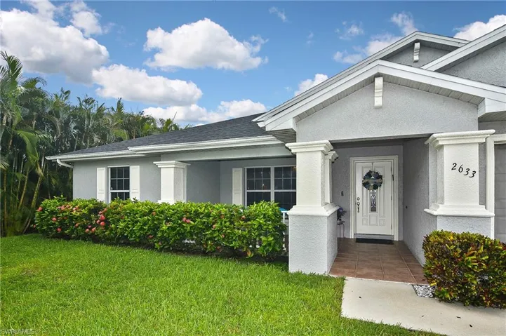 View of front of home with a front lawn