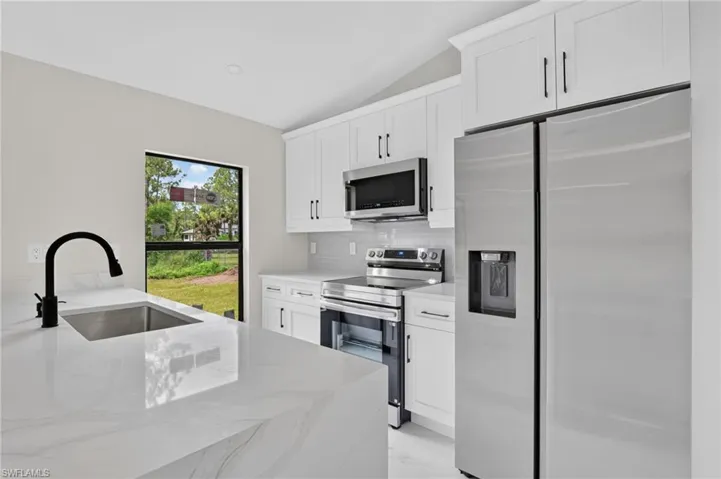 436 41 St Ave Ne Ave, Naples, Florida 34120