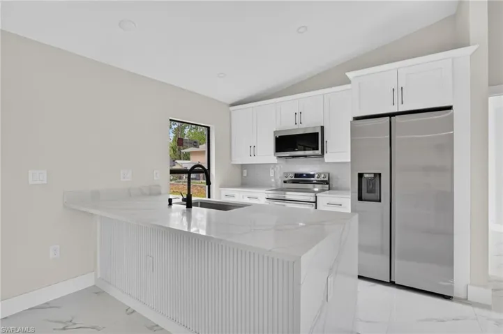 436 41 St Ave Ne Ave, Naples, Florida 34120