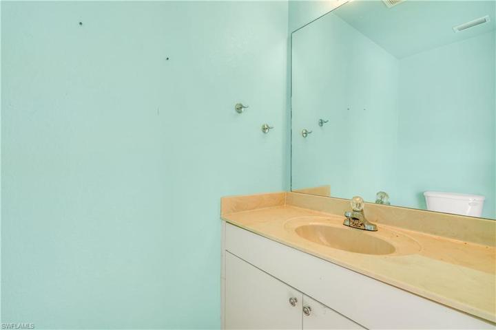 poolside bathroom
