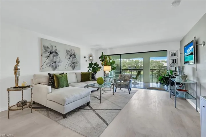 800 Misty Pines Cir 205, Naples, Florida 34105