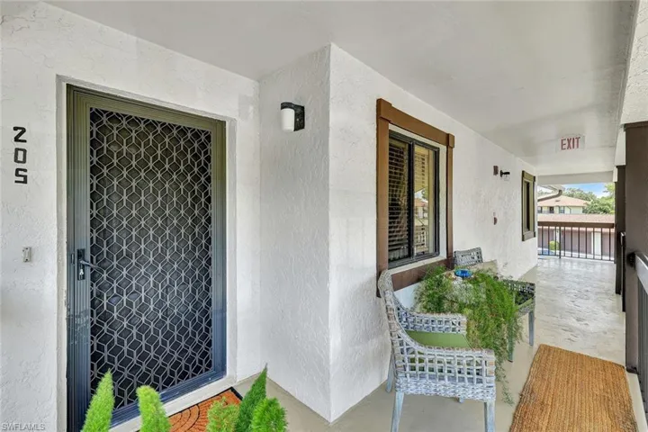 800 Misty Pines Cir 205, Naples, Florida 34105