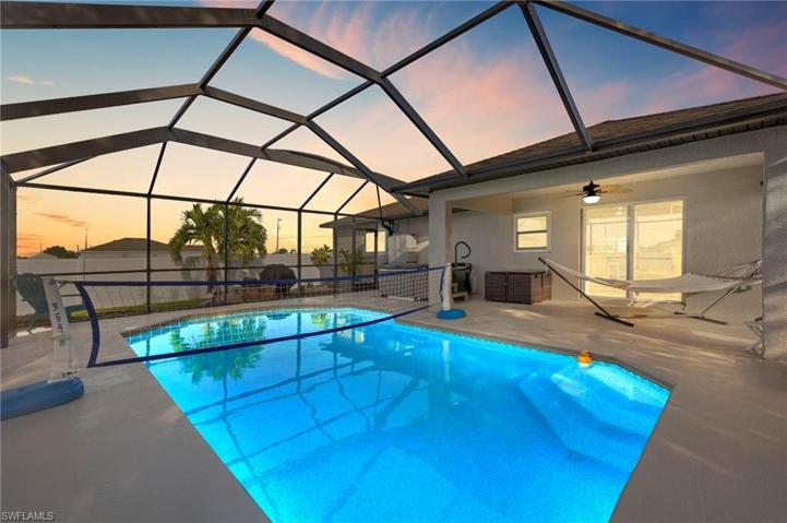 Pool, Hot Tub & Sunsets!