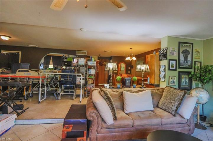 4102 SE 8th AVE, CAPE CORAL FL 33904