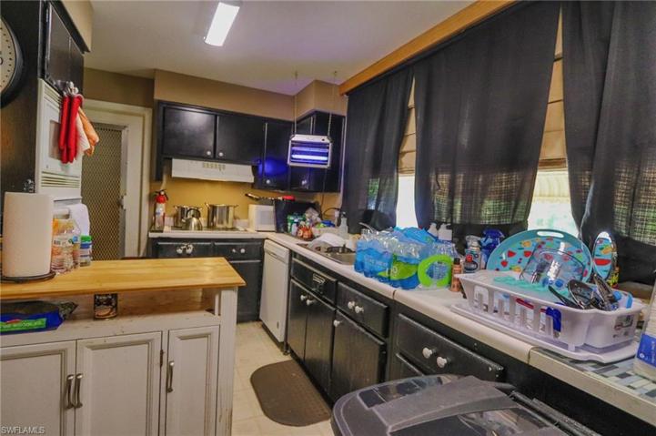 4102 SE 8th AVE, CAPE CORAL FL 33904