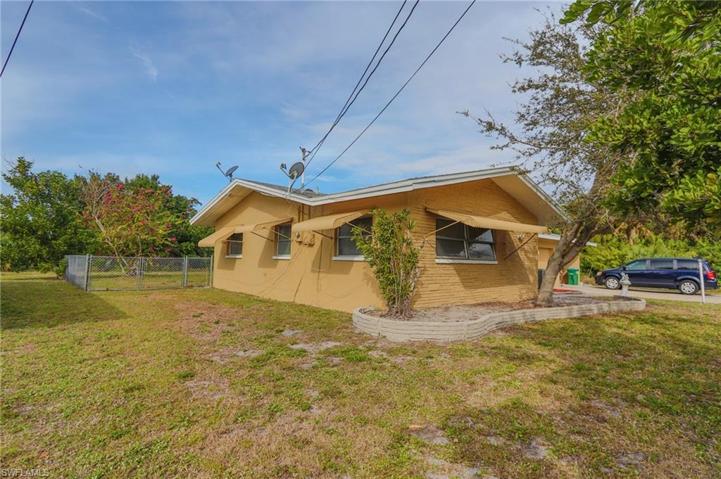 4102 SE 8th AVE, CAPE CORAL FL 33904