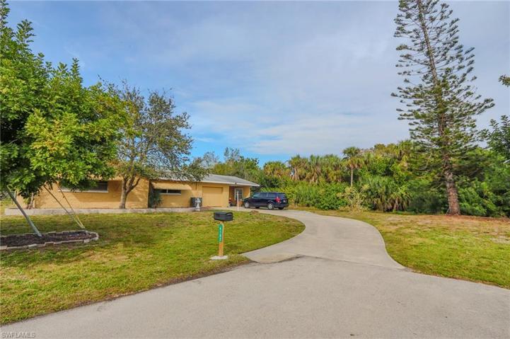 4102 SE 8th AVE, CAPE CORAL FL 33904