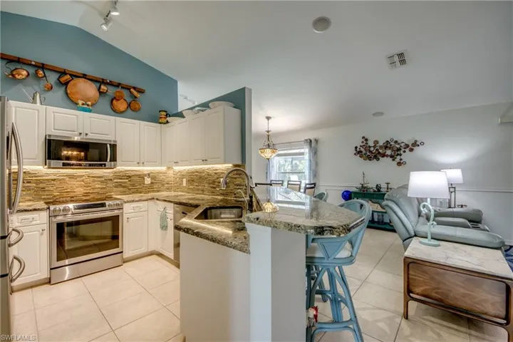 1821 Nw 1st Pl, Cape Coral, Florida 33993