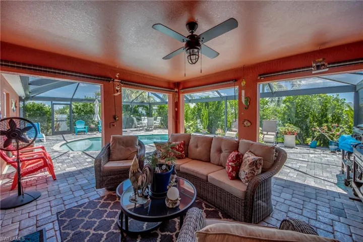 1821 Nw 1st Pl, Cape Coral, Florida 33993