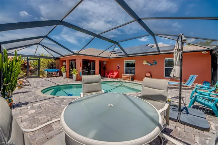1821 Nw 1st Pl, Cape Coral, Florida 33993