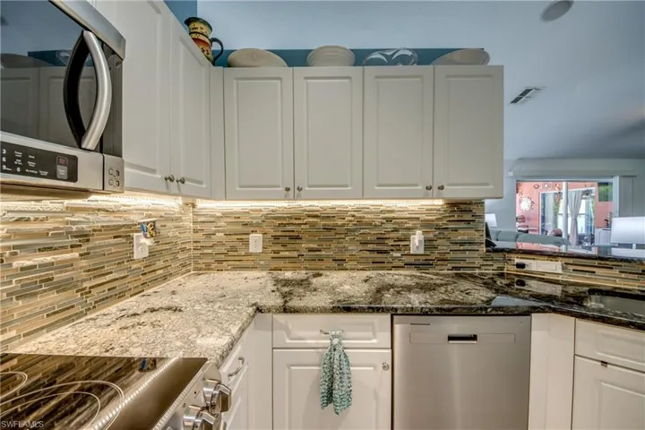 1821 Nw 1st Pl, Cape Coral, Florida 33993