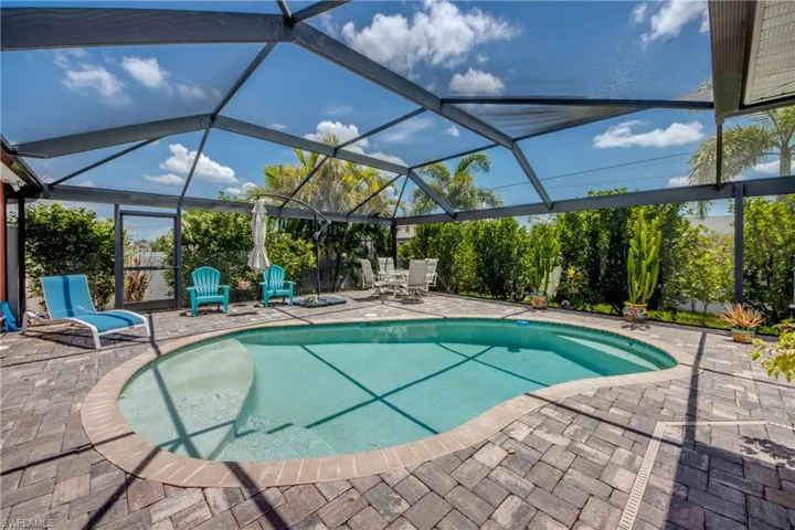 1821 Nw 1st Pl, Cape Coral, Florida 33993