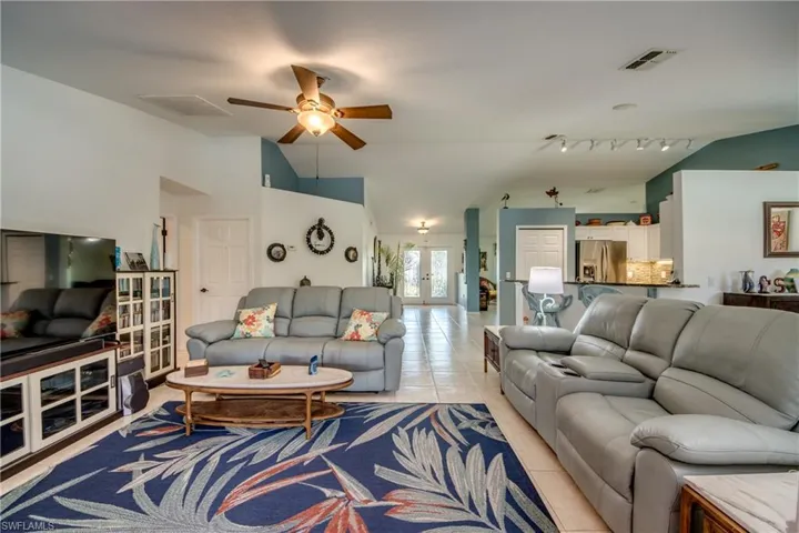 1821 Nw 1st Pl, Cape Coral, Florida 33993