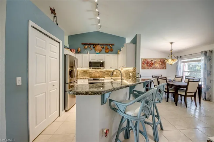1821 Nw 1st Pl, Cape Coral, Florida 33993