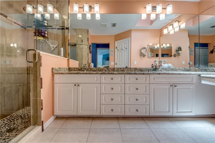 1821 Nw 1st Pl, Cape Coral, Florida 33993