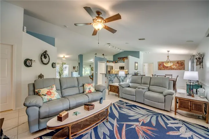 1821 Nw 1st Pl, Cape Coral, Florida 33993