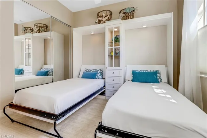 6549  Monterey  PT, Naples, FL 34105