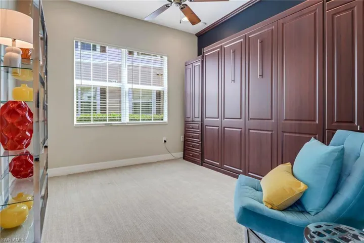 MURPHY BED WITH CLOSETS
