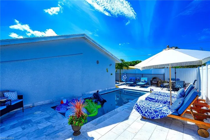 Start living the Florida life.....