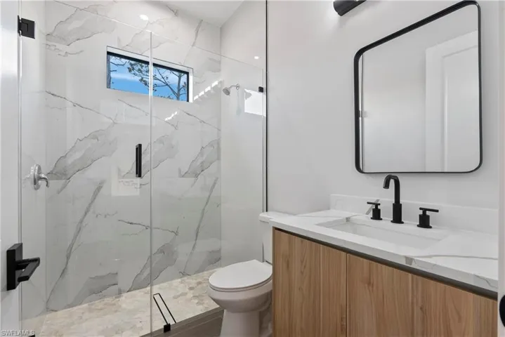 1631  Desoto N BLVD, Naples, FL 34120