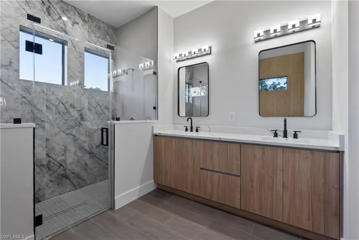 1631  Desoto N BLVD, Naples, FL 34120
