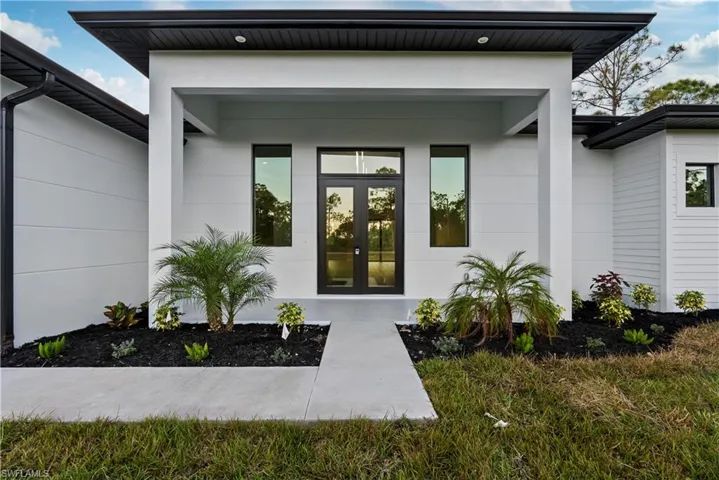 1631  Desoto N BLVD, Naples, FL 34120