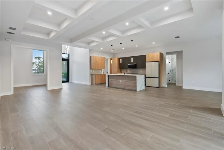 1631  Desoto N BLVD, Naples, FL 34120