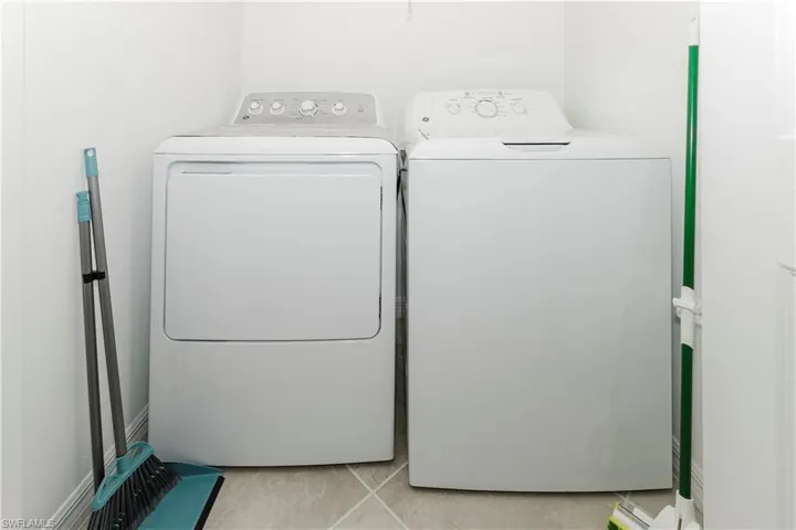 Washroom with washer and dryer
